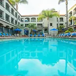 Tamarack Beach Hotel