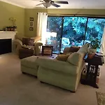 Beautiful Carlsbad Home 2 Mls To Beach, 4 Mls To Legolan