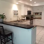 Beautiful Carlsbad Home 2 Mls To Beach, 4 Mls To Legolan