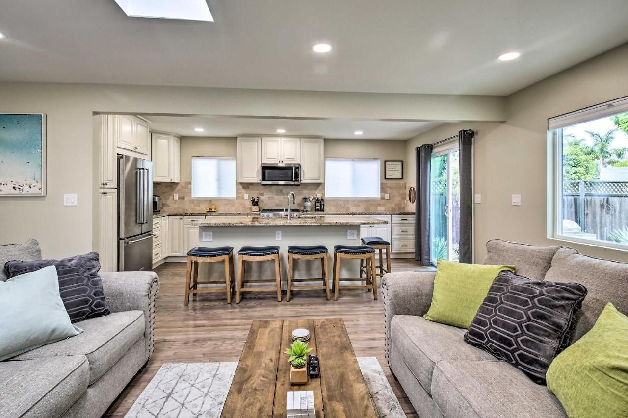 Coastal Home: 1 Mi To & Downtown Holiday home Carlsbad