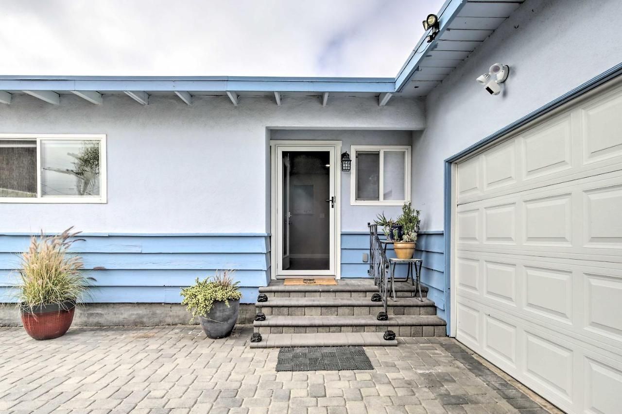 Holiday home Coastal Home: 1 Mi To & Downtown *