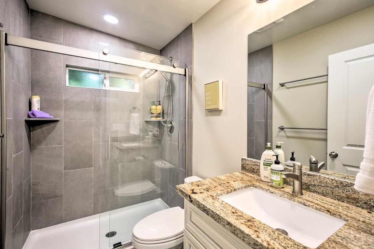 Coastal Home: 1 Mi To & Downtown Holiday home