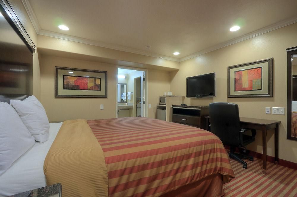 6 Carlsbad, Ca- North