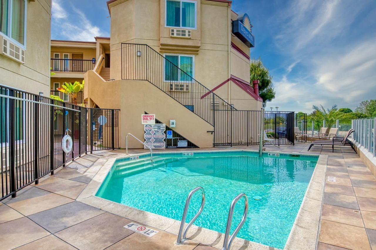 Days By Wyndham Hotel Carlsbad