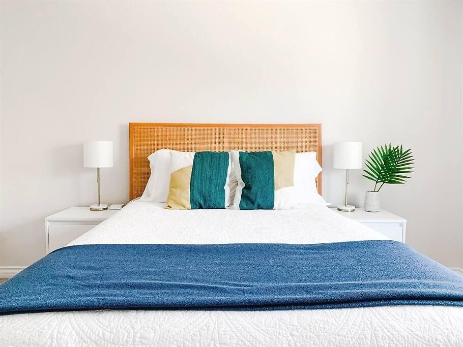 90 Walk Score - Steps To & Dining - Reserved Parking Apartment Carlsbad