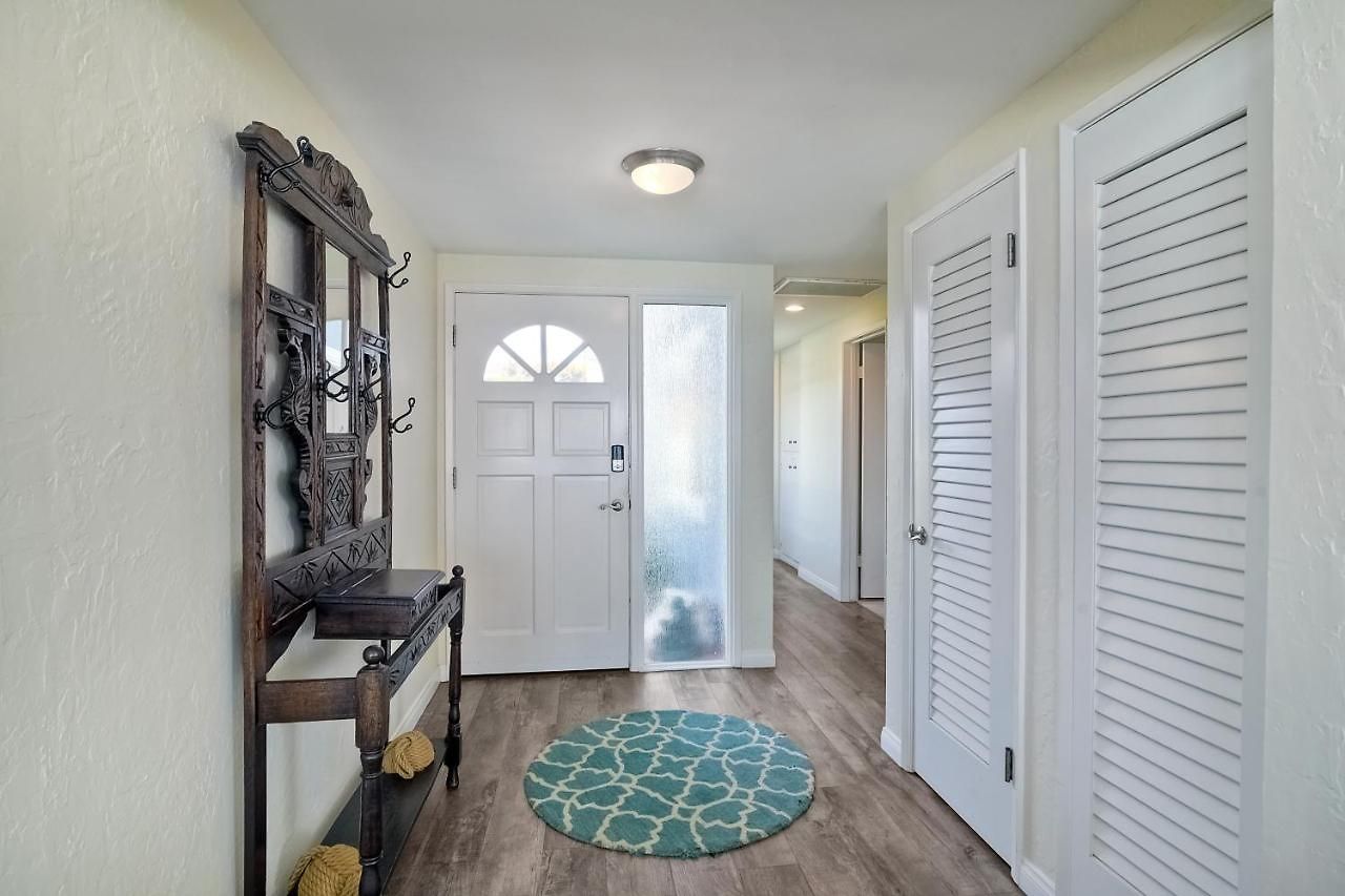 Oceanfront With Private Access, Remodeled Kitchen