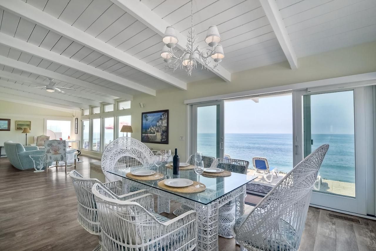 Holiday home Oceanfront With Private Access, Remodeled Kitchen *