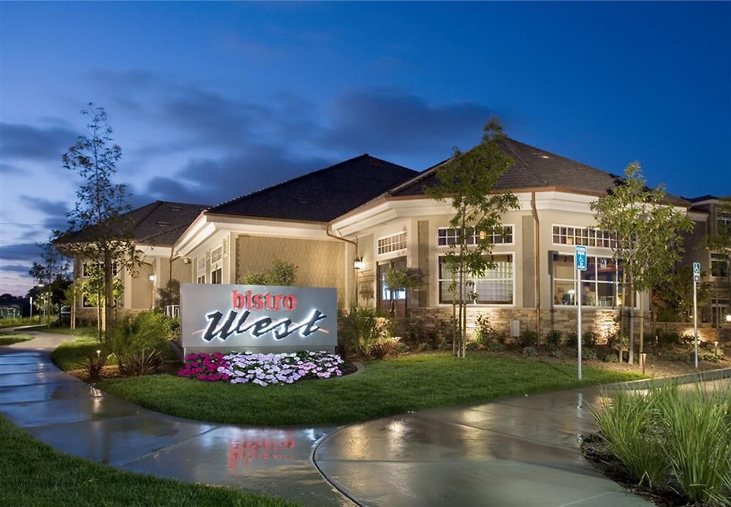 Hotel West &