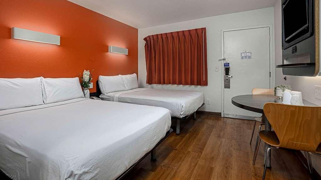 6-carlsbad, Ca 3*