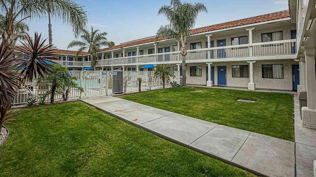 Hotel 6-carlsbad, Ca