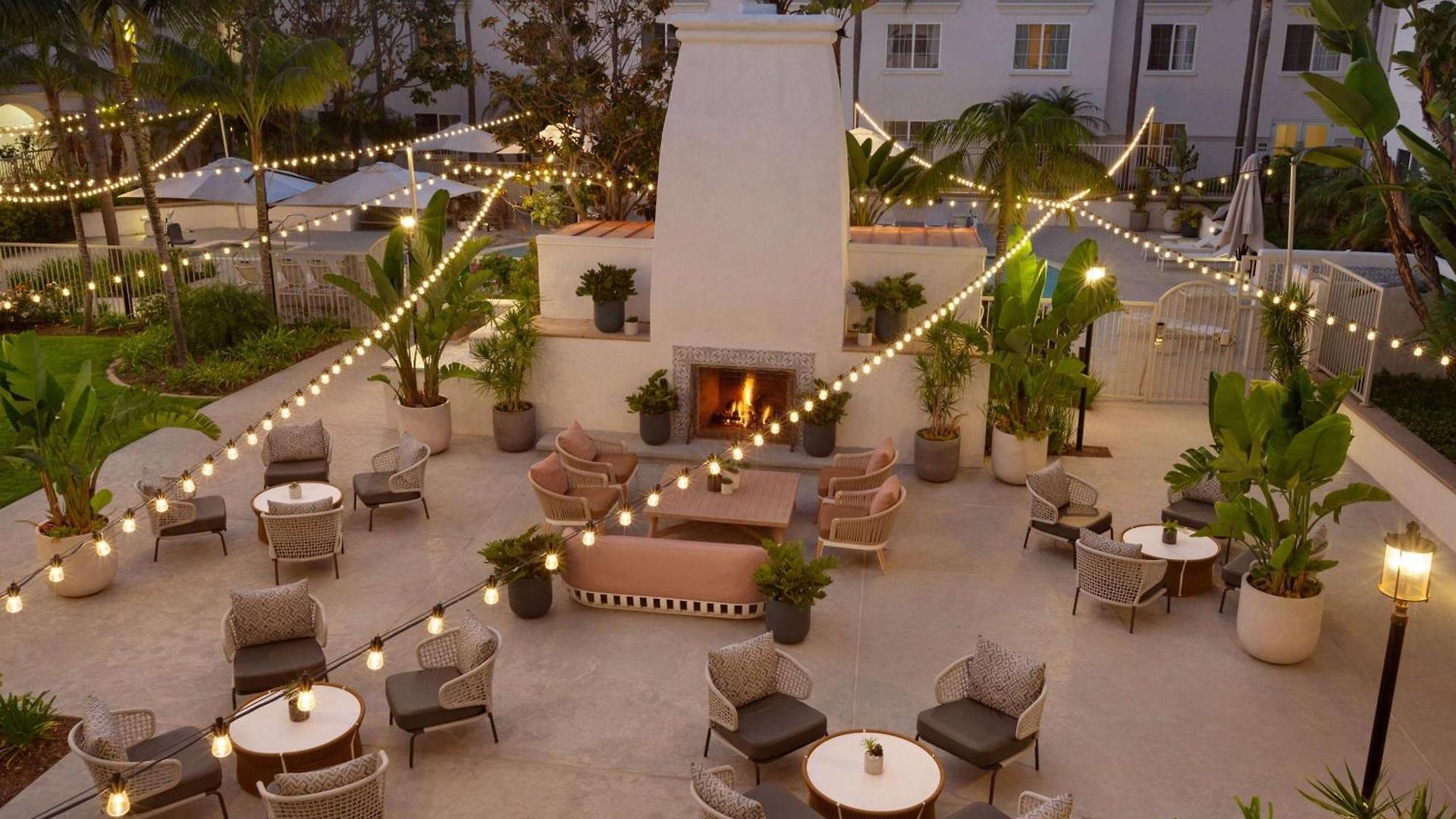 Hilton Garden Hotel 4*