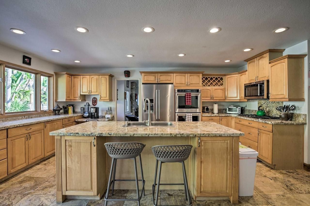 Getaway - Furnished Patio + Pool! *