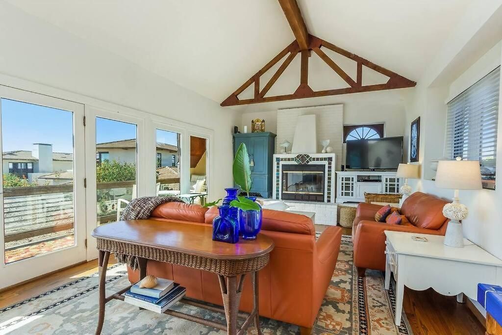 Oceanview, Walk To Beach, Fire Pit Holiday home