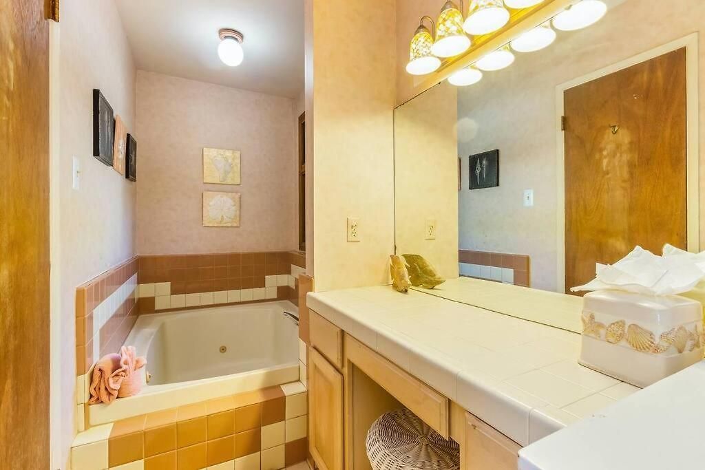 Oceanview, Walk To Beach, Fire Pit Holiday home *