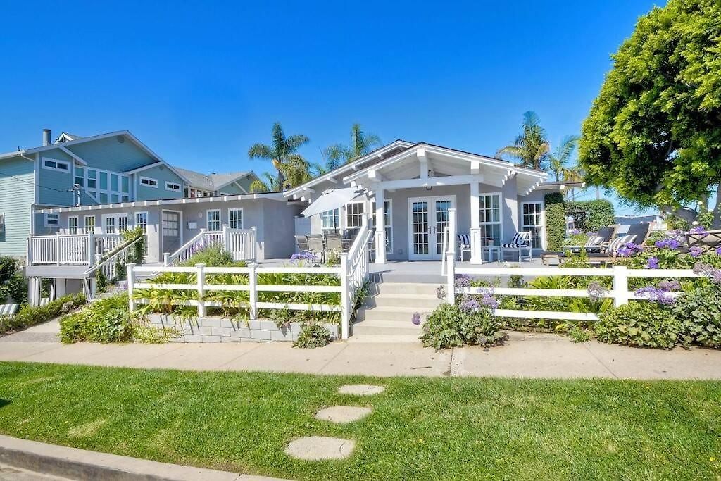 Walk To Beach, Ac, Firepit, Grill