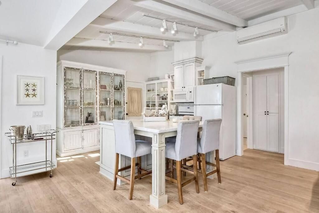 Walk To Beach, Ac, Firepit, Grill Holiday home *