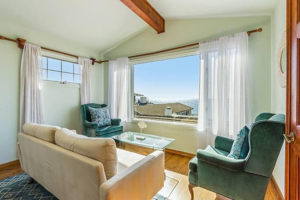 Oceanview, Walk To Beach, Fire Pit Holiday home *