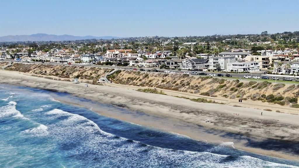 Expansive Ocean View, Private Balcony, Across From Apartment Carlsbad