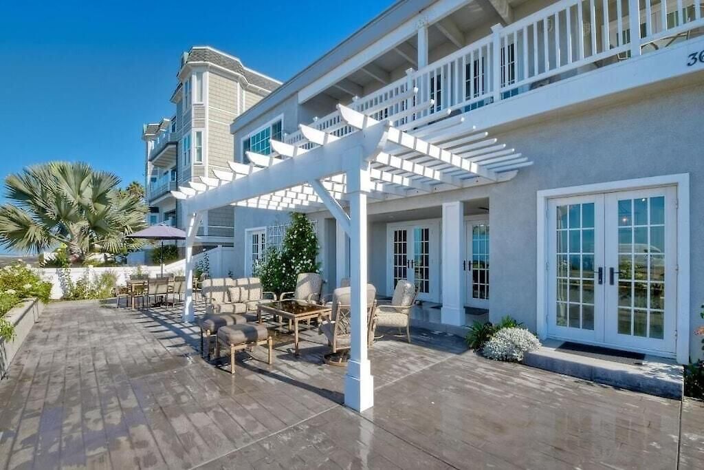 Ocean Views, Across The Street From Beach, Private Patio * Carlsbad