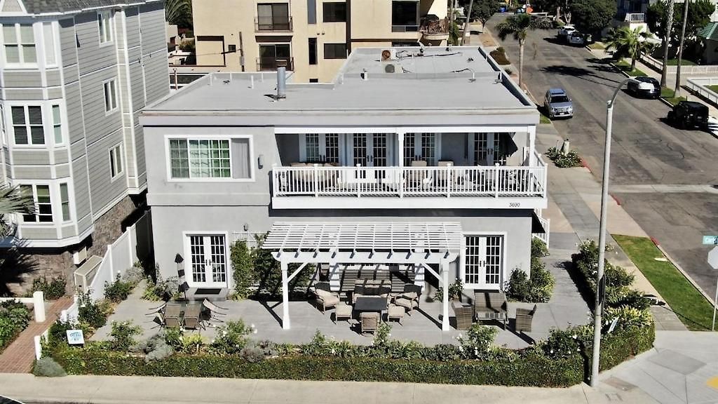 Apartment Ocean Views, Across The Street From Beach, Private Patio