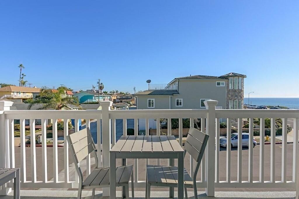 Apartment Ocean View From Private Patio, Across Street From Carlsbad