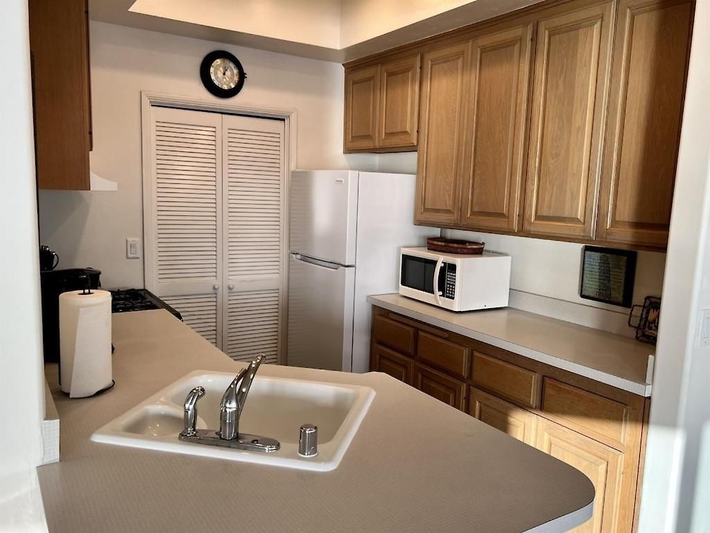 Apartment Oceanfront 2br Condo, Private & Patio, Rare Find Carlsbad