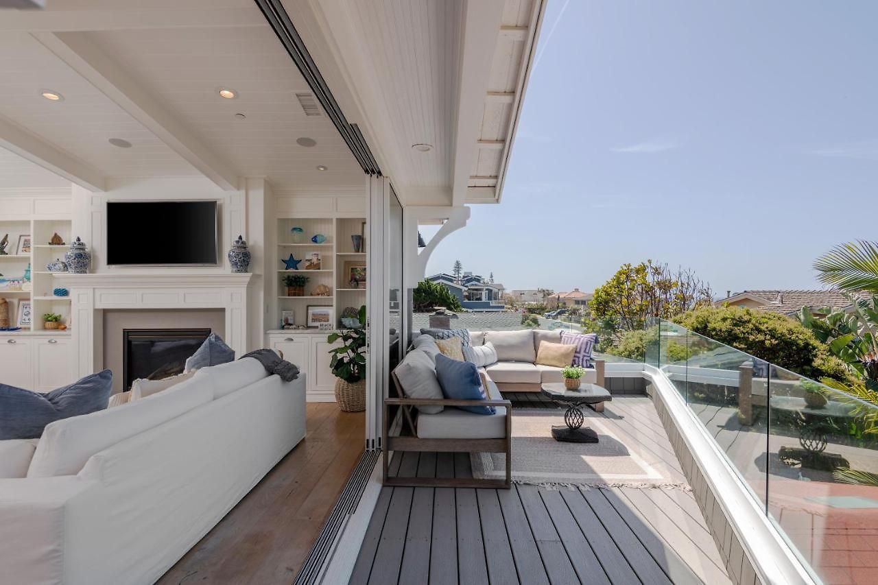 Luxury Beachfront Family Retreat | Stunning Ocean View, Private Hot Tub, Home Cinema * Carlsbad