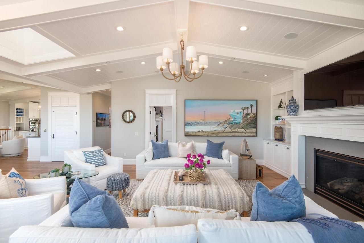 Holiday home Luxury Beachfront Family Retreat | Stunning Ocean View, Private Hot Tub, Home Cinema *