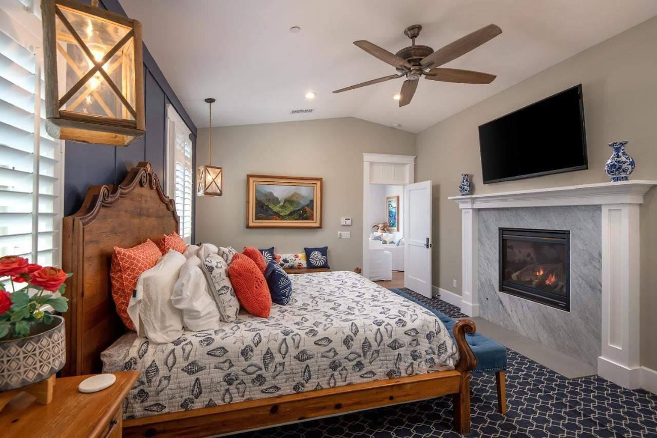 Holiday home Luxury Beachfront Family Retreat | Stunning Ocean View, Private Hot Tub, Home Cinema Carlsbad