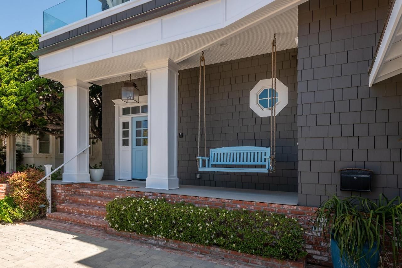 Holiday home Luxury Beachfront Family Retreat | Stunning Ocean View, Private Hot Tub, Home Cinema