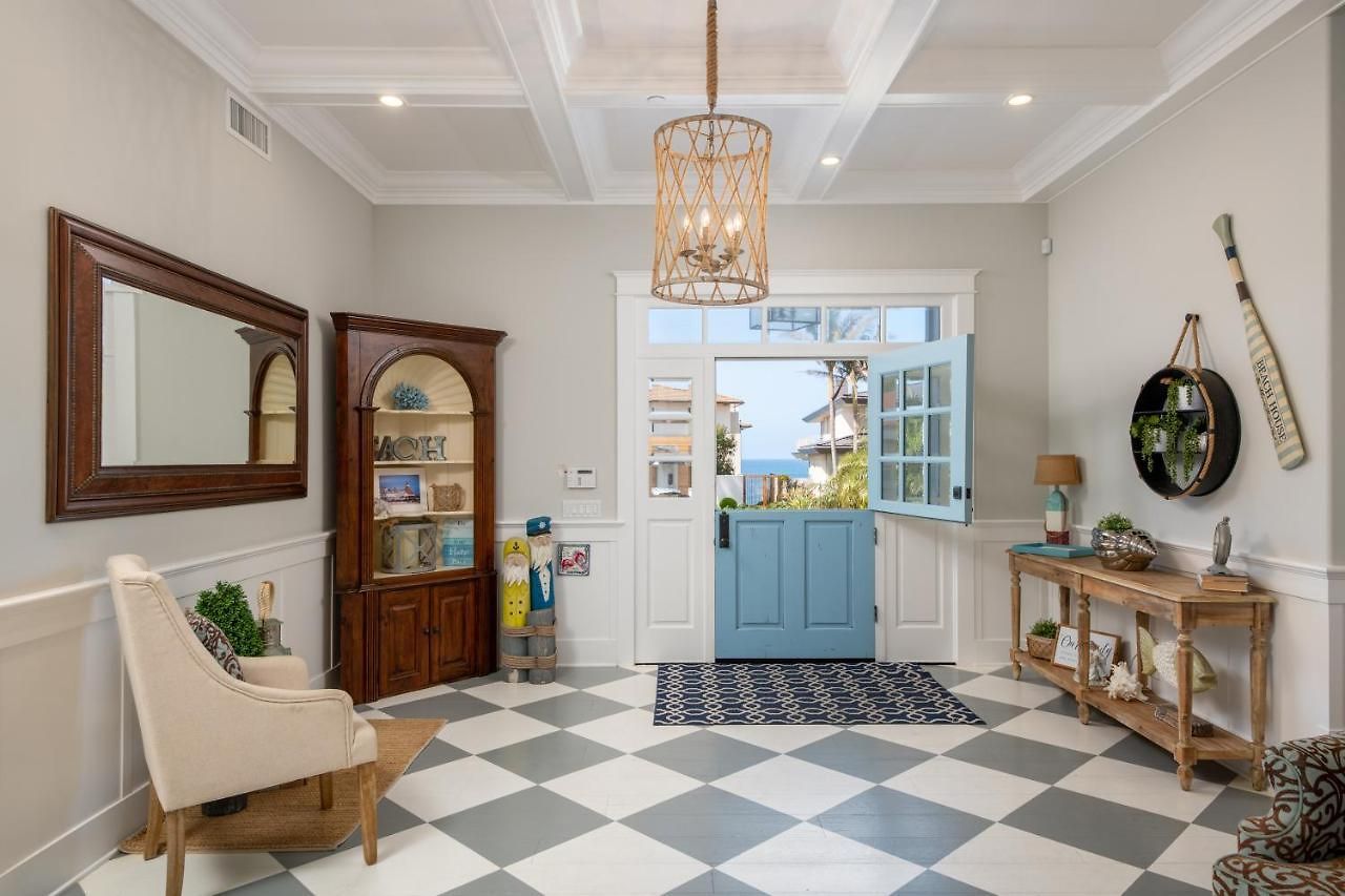 Luxury Beachfront Family Retreat | Stunning Ocean View, Private Hot Tub, Home Cinema Carlsbad