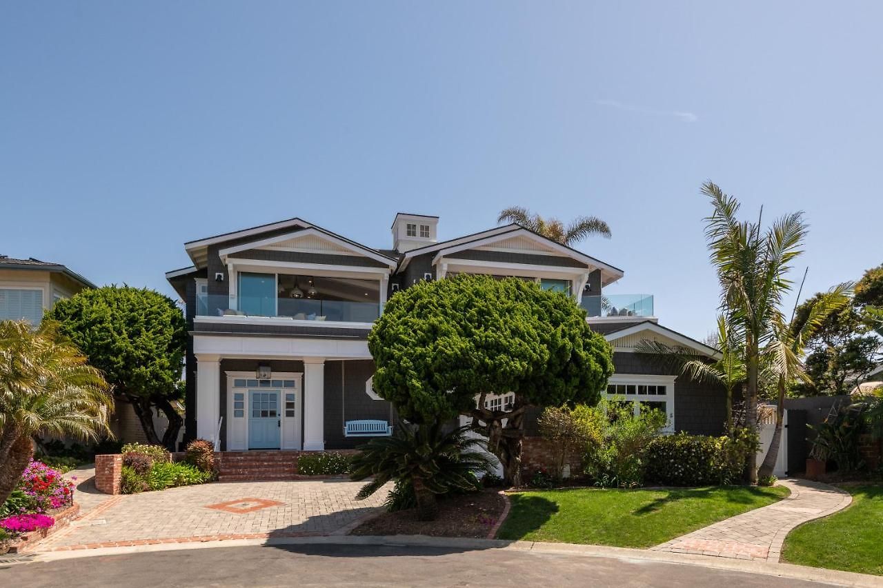 Luxury Beachfront Family Retreat | Stunning Ocean View, Private Hot Tub, Home Cinema