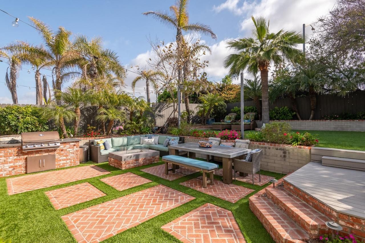Luxury Beachfront Family Retreat | Stunning Ocean View, Private Hot Tub, Home Cinema Holiday home Carlsbad