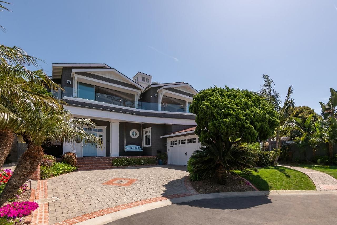 Luxury Beachfront Family Retreat | Stunning Ocean View, Private Hot Tub, Home Cinema