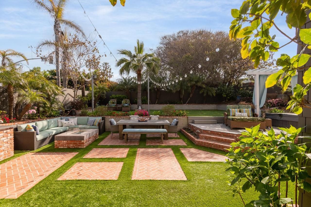 Holiday home Luxury Beachfront Family Retreat | Stunning Ocean View, Private Hot Tub, Home Cinema *