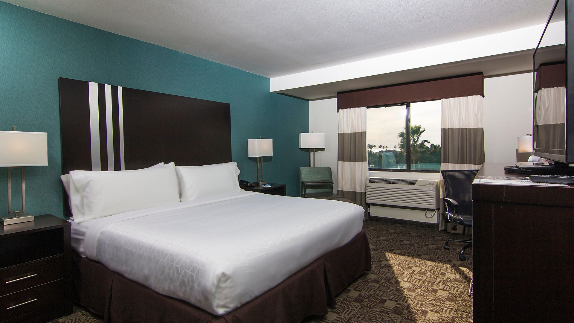 Hotel Express & By Ihg