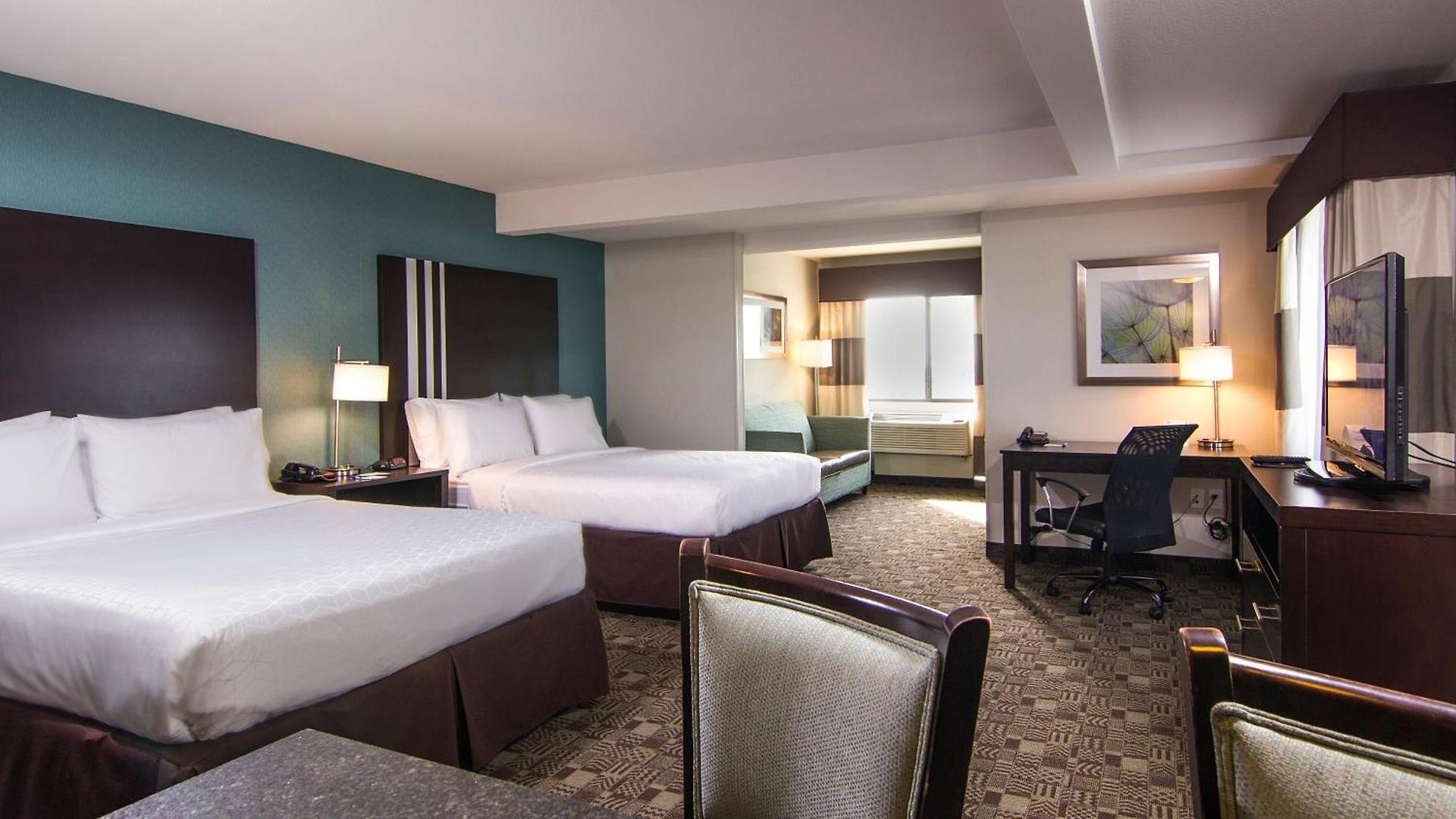 Express & By Ihg Hotel 3*