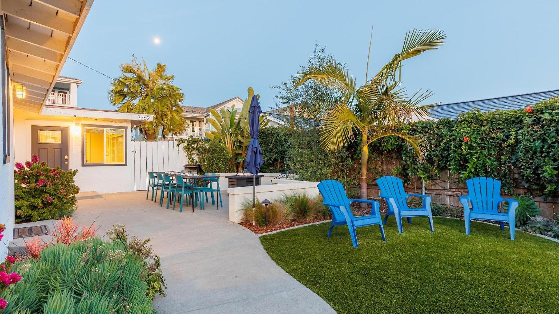 Pet Friendly Bungalow, Close To Holiday home Carlsbad