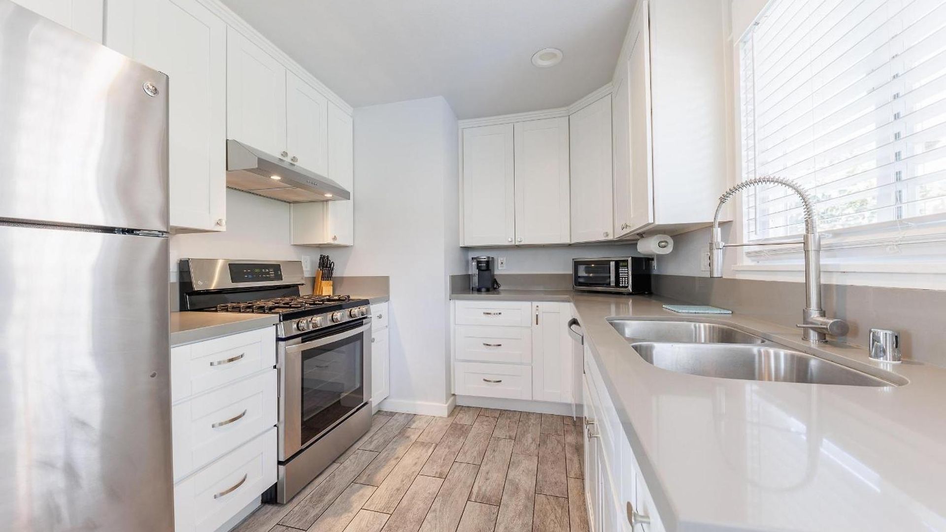Walk To Beach, Outdoor Living, Pet-friendly!