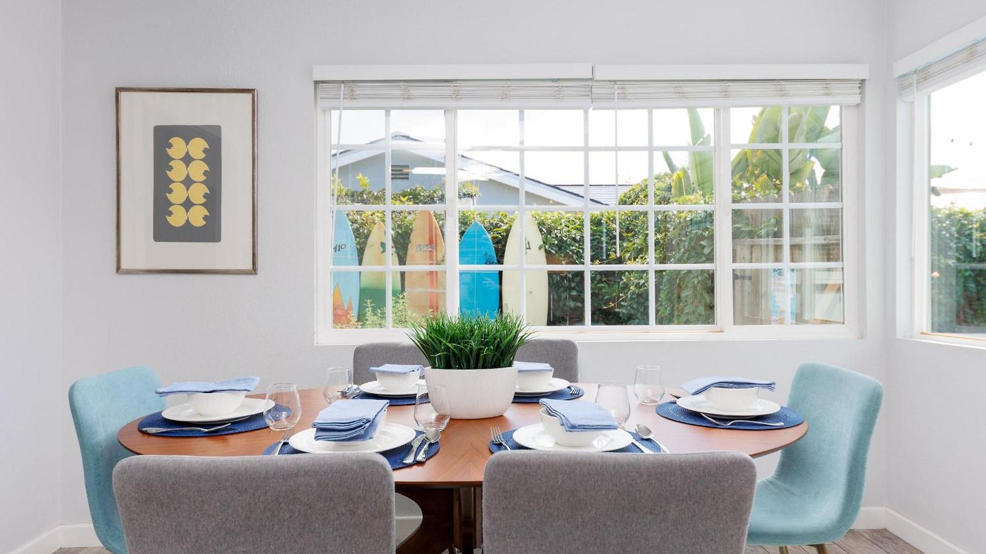 Holiday home Walk To Beach, Outdoor Living, Pet-friendly! *