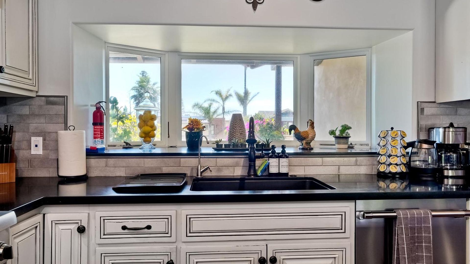 Holiday home Walk To The - Outdoor Dining - Spacious Carlsbad