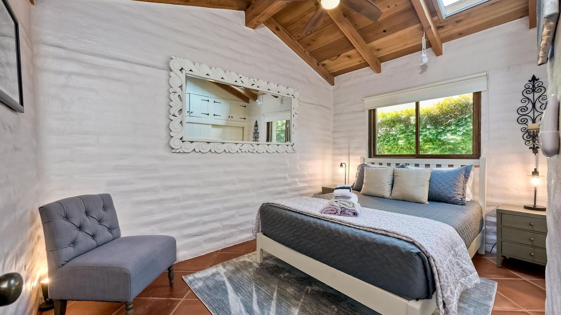 Walk To The - Outdoor Dining - Spacious * Carlsbad