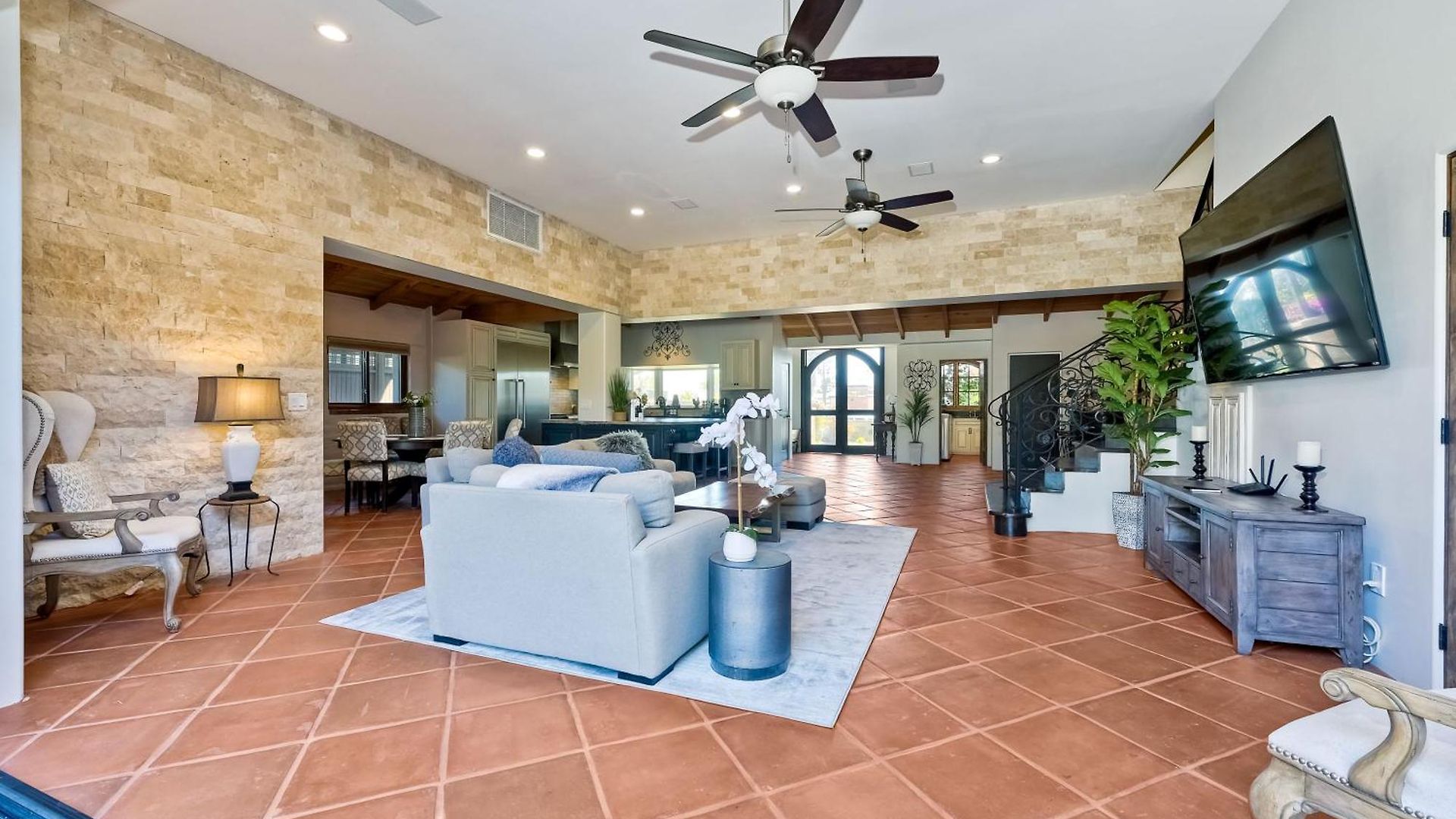 Walk To The - Outdoor Dining - Spacious