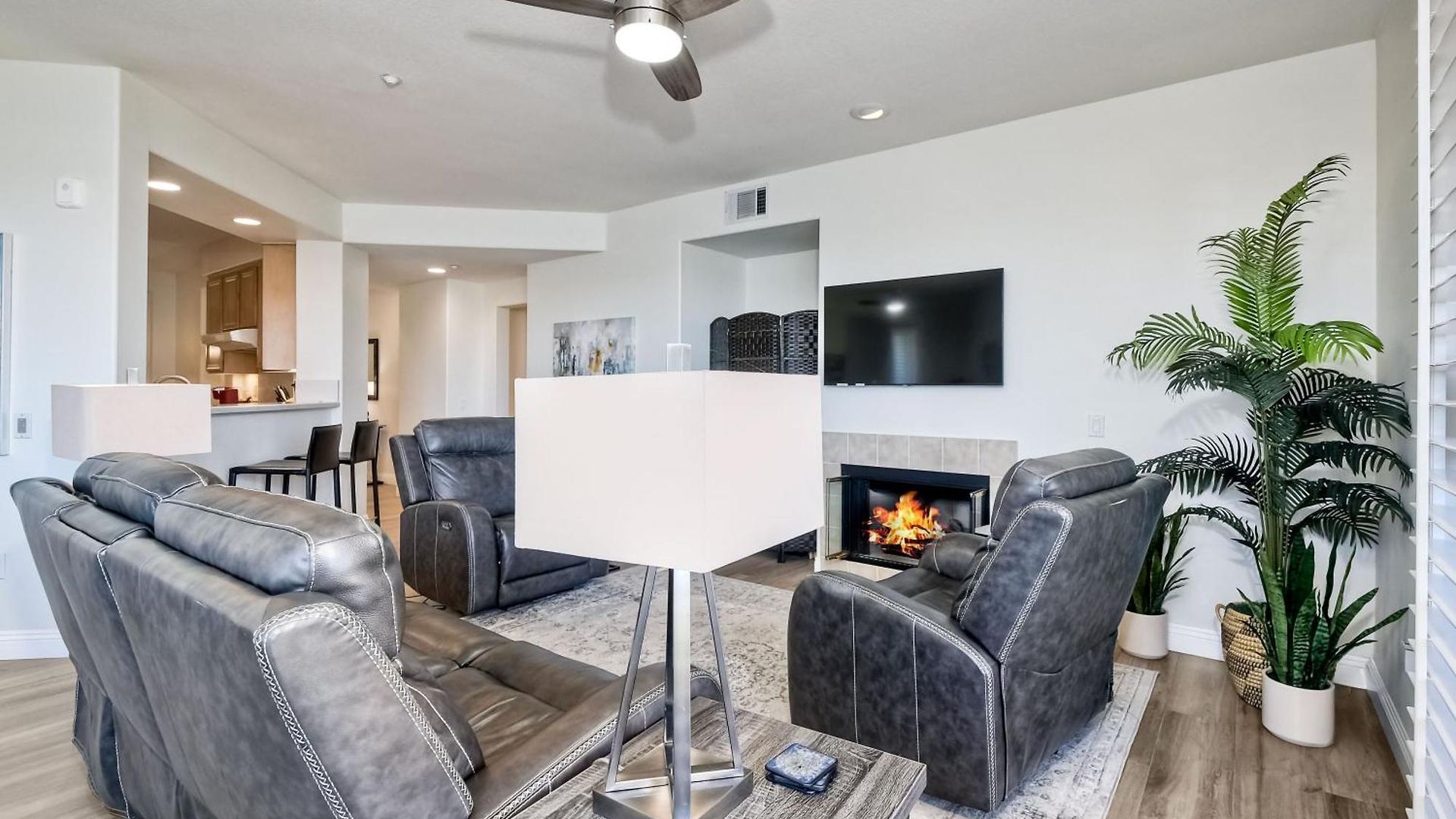 Lagoon Views - Pool - Hot Tub - Gated Community Holiday home