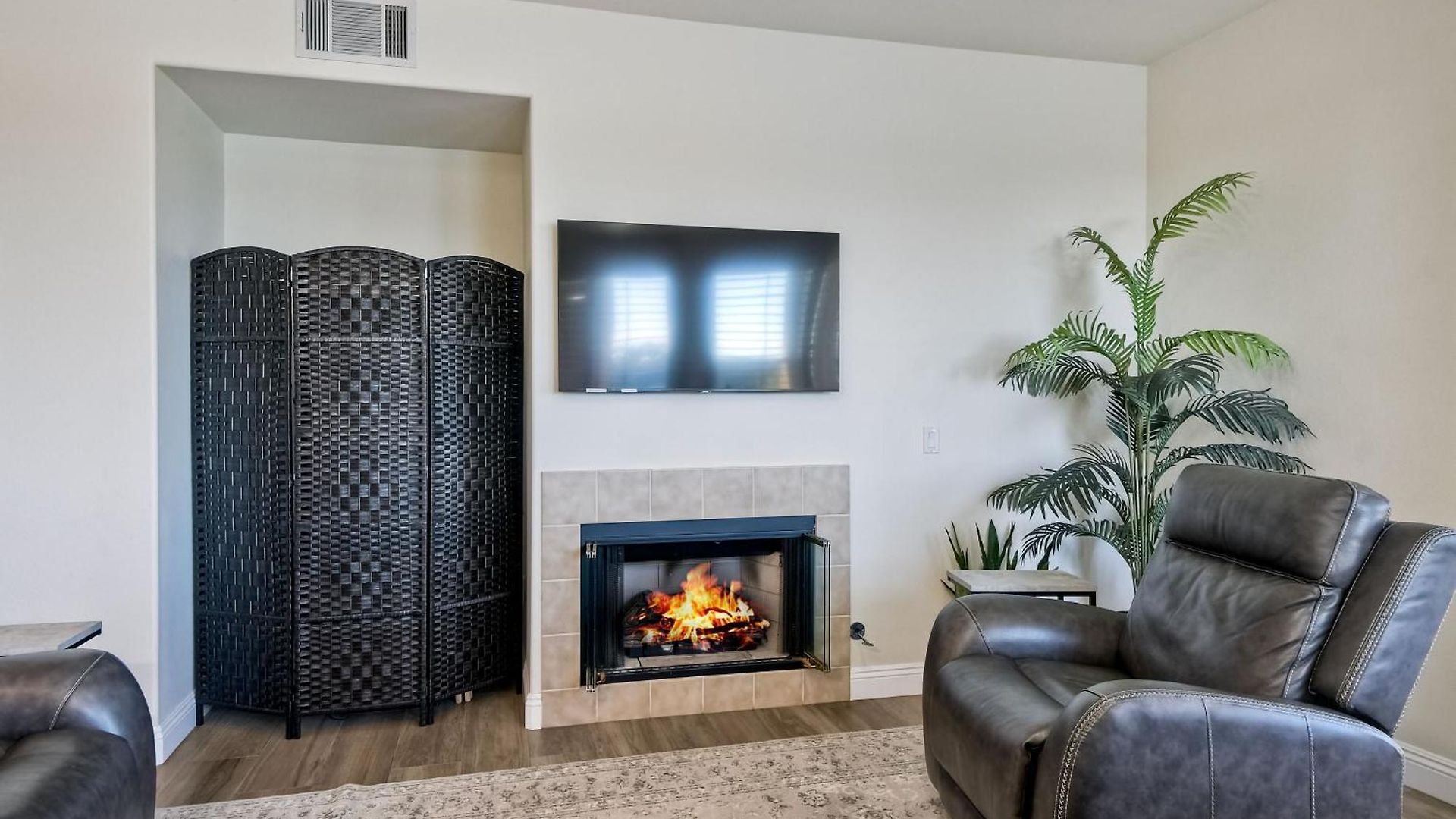 Lagoon Views - Pool - Hot Tub - Gated Community Carlsbad