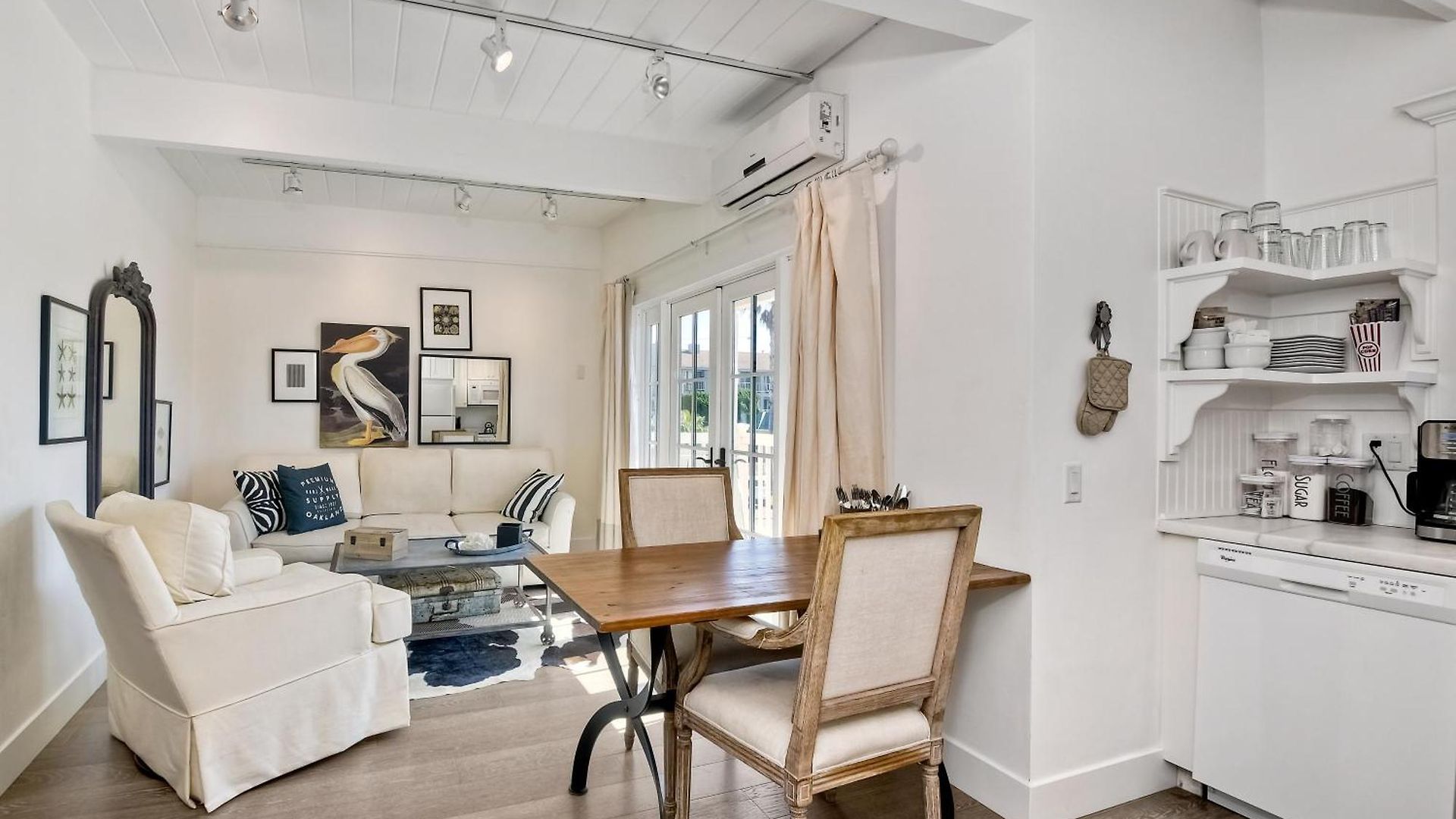 Holiday home Juniper Entire - Sleeps 18 - Oceanfront *