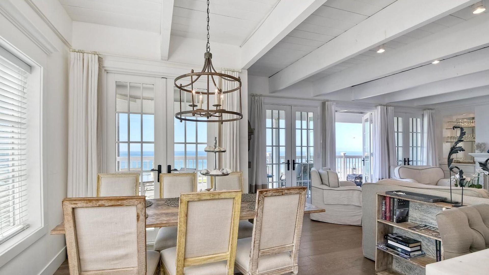 Holiday home Juniper Entire - Sleeps 18 - Oceanfront *
