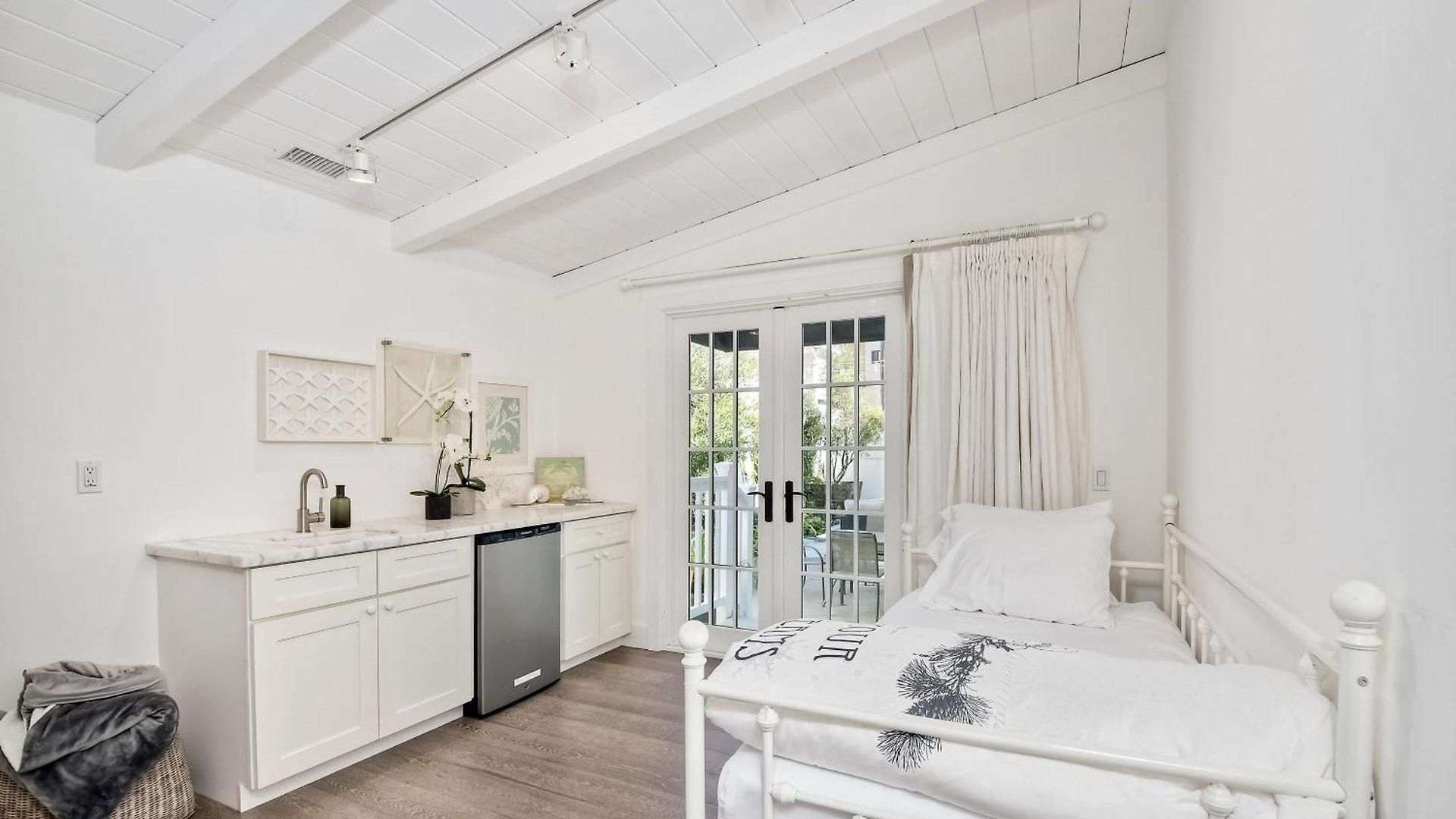 Juniper Entire - Sleeps 18 - Oceanfront * Carlsbad