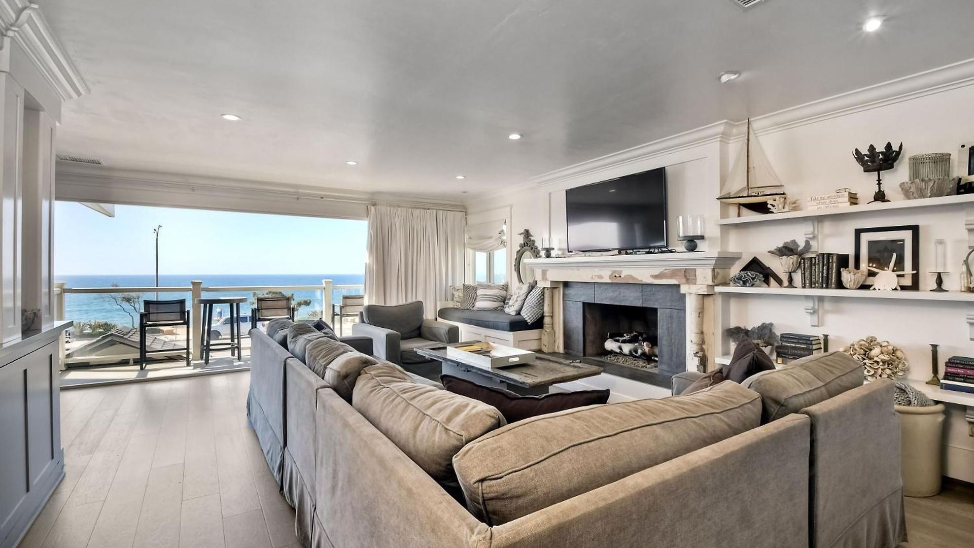 Holiday home Luxury Ocean Views - 6 Bedroom - Steps To