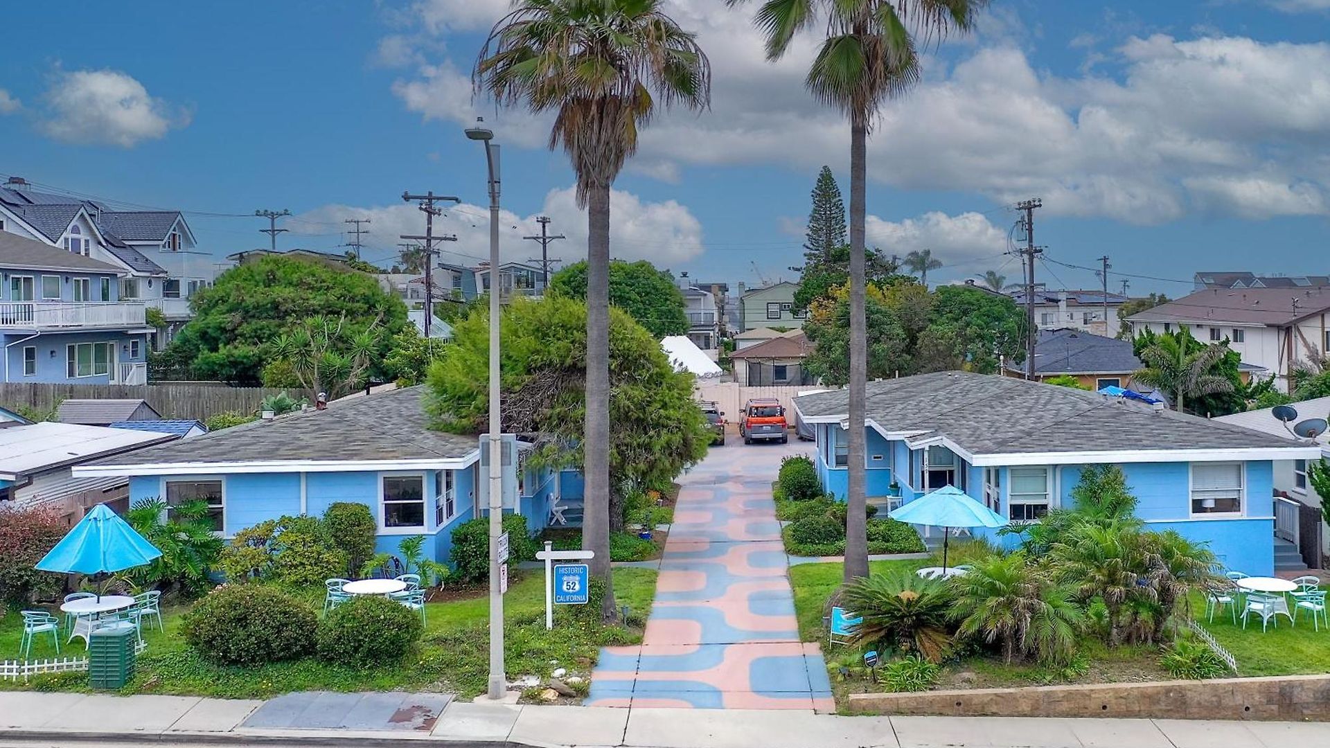 Walk To - Ev Charger - Outdoor Dining - 2br